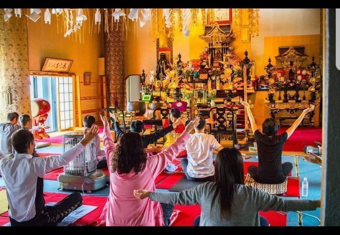 2月８日(日)寺ヨガin本覚寺