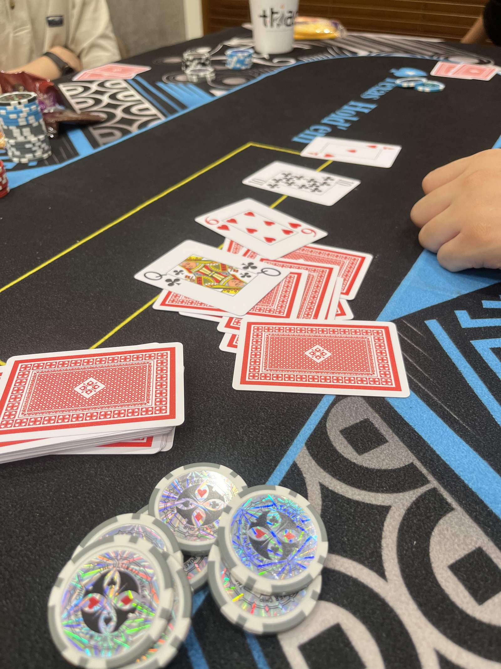 【ポーカー飲み会！初回限定1000円☺️】恵比寿でポーカー飲み会！常に満席！初心者OK😆楽しくポーカー