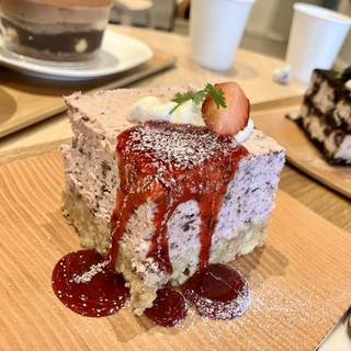 【20代30代限定】新大久保スイーツ会しよう！おすすめはイチゴケーキ🍰🍰