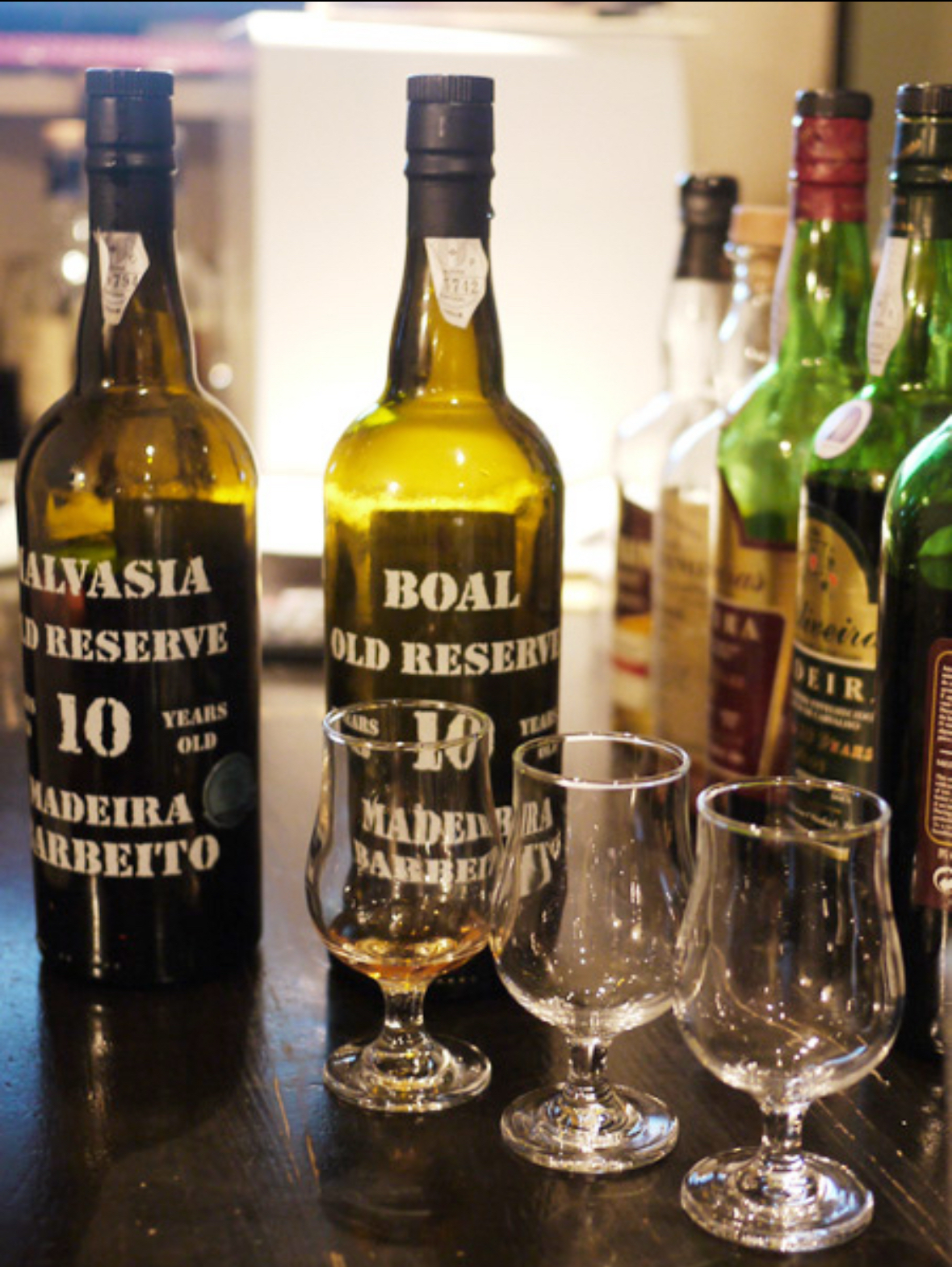 【華金@大塚】終電前にさく飲み🍷
ギネス認定 マデイラワイン品揃え世界一のバーで飲み比べ体験✨