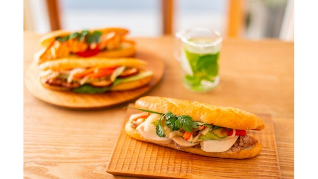 ひらいてはさんでうまうまぁ"バインミー"を作って食べよう🍀HAPPY MONDAY 😎気楽に毎週飲める仲間を作ろ✨