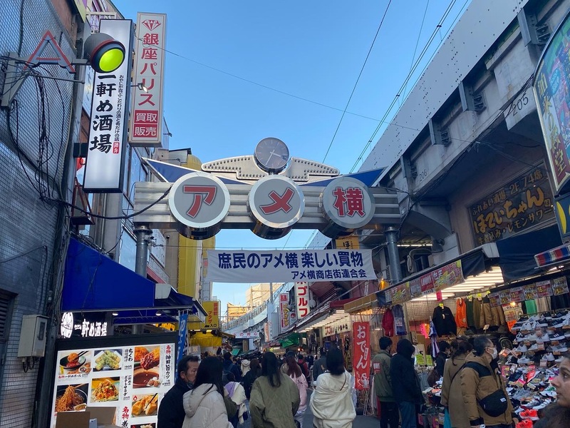 【アメ横×飲食歩き】名物チョコレート叩き売りで思い出作り！みんなで楽しい時間を過ごしましょう🍫🌟