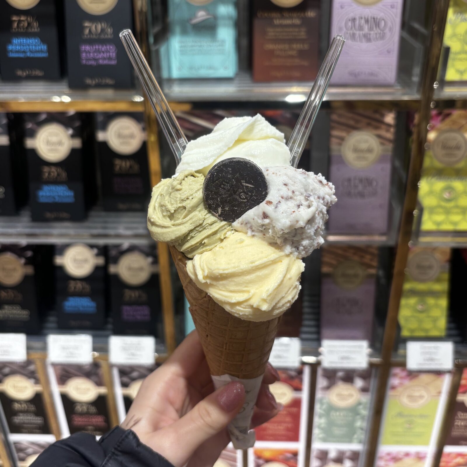 🍫✨ 本場イタリアのチョコレートとジェラートを楽しもう ✨🍨