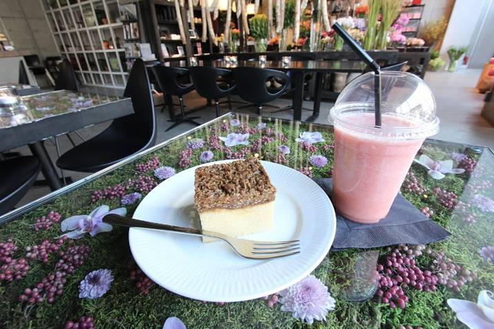 【早割中】人気のフラワーカフェに行こう！おすすめはブラウンシュガーキャロットケーキ🌸🌸
