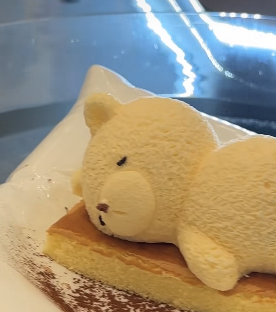 【横浜・花より、カフェ☕🌷】流れるスイーツバイキングで、カフェを楽しみながら新しい仲間に出会おう✨