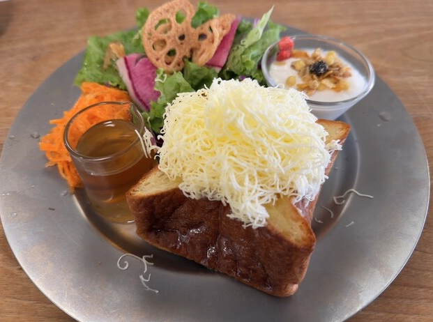 【男女共催】大人気店✨表参道のパンとコーヒーが美味しいカフェで朝活しよう☀️