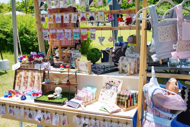 \旧中学校で開催/ 蚤の市に行こう✨ | 20代30代限定