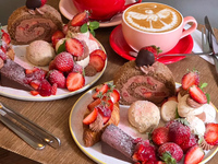 【期間限定】苺とチョコレートプレート食べに行きましょう☕️