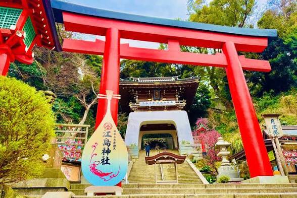 【江の島で食べ歩きと神社参拝しよう！】4/19 11時　江島神社～江の島岩屋～弁財天仲見世通り