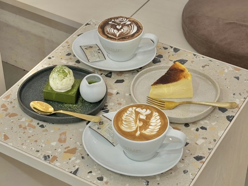 【女性2名主催/先着2名無料】銀座にあるラテアート専門カフェ🐰🐰💐☕️に行こう✨✨20代30代限定