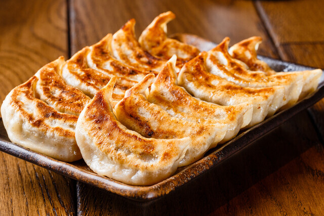 【20代限定🔰】肉汁餃子を食べに行こう🥟
