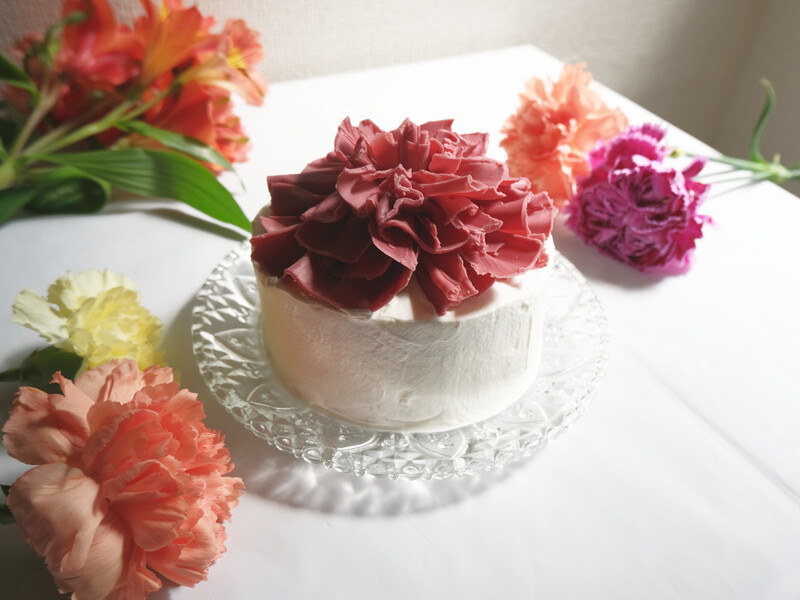 【母の日限定】カーネーションケーキを一緒に作りましょう！1人1台ケーキを箱に詰めてお持ち帰りできます！