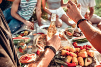 【5/30(土)新宿テラスBBQ🍖】20〜30代限定！満席必至の屋外グルメ体験会｜持込みOK＆おしゃべりで交流たっぷり