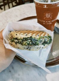 数量限定✨幻の“スピナッチ”を食べに行こう🥪☕
