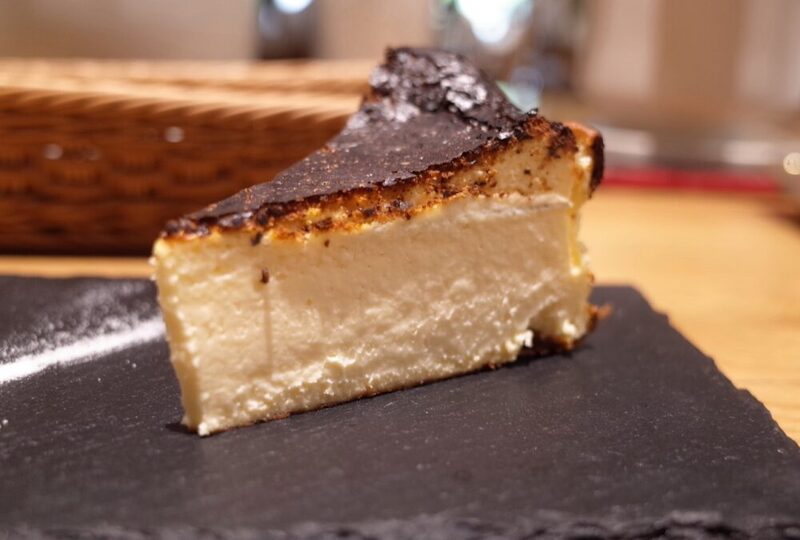 国際コーヒー鑑定士監修の自家焙煎カフェに行こう☕おすすめはバスクチーズケーキです🧀🧀