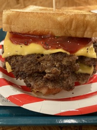 7/18 でっかいハンバーガーを食べに行こう♪😋