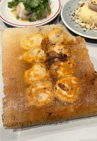 噛んだ瞬間に肉汁溢れる焼き餃子が絶品！新宿でカリジュワの餃子を堪能しよう🥟🥟