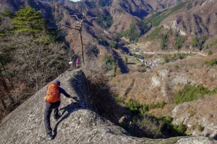 群馬の奇岩集う「黒滝山」と秘境「蝉の渓谷」
