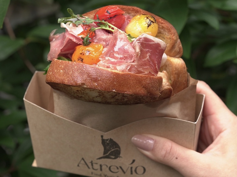 【女性2名主催/先着2名無料】青山のスペイン風ベーカリーカフェ🐶🐶🇪🇸🥐🍷🌿に行こう✨✨20代30代限定