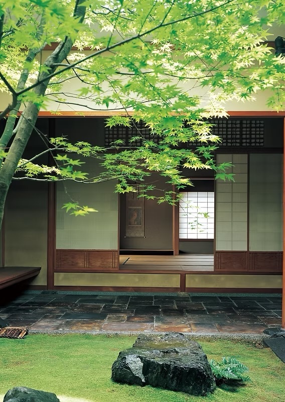 文化の日、秋の祇園でアートに親しもう「何必館/ZENBI 展覧会ツアー」