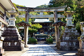 伊奈波神社参拝と古民家カフェで交流しました!